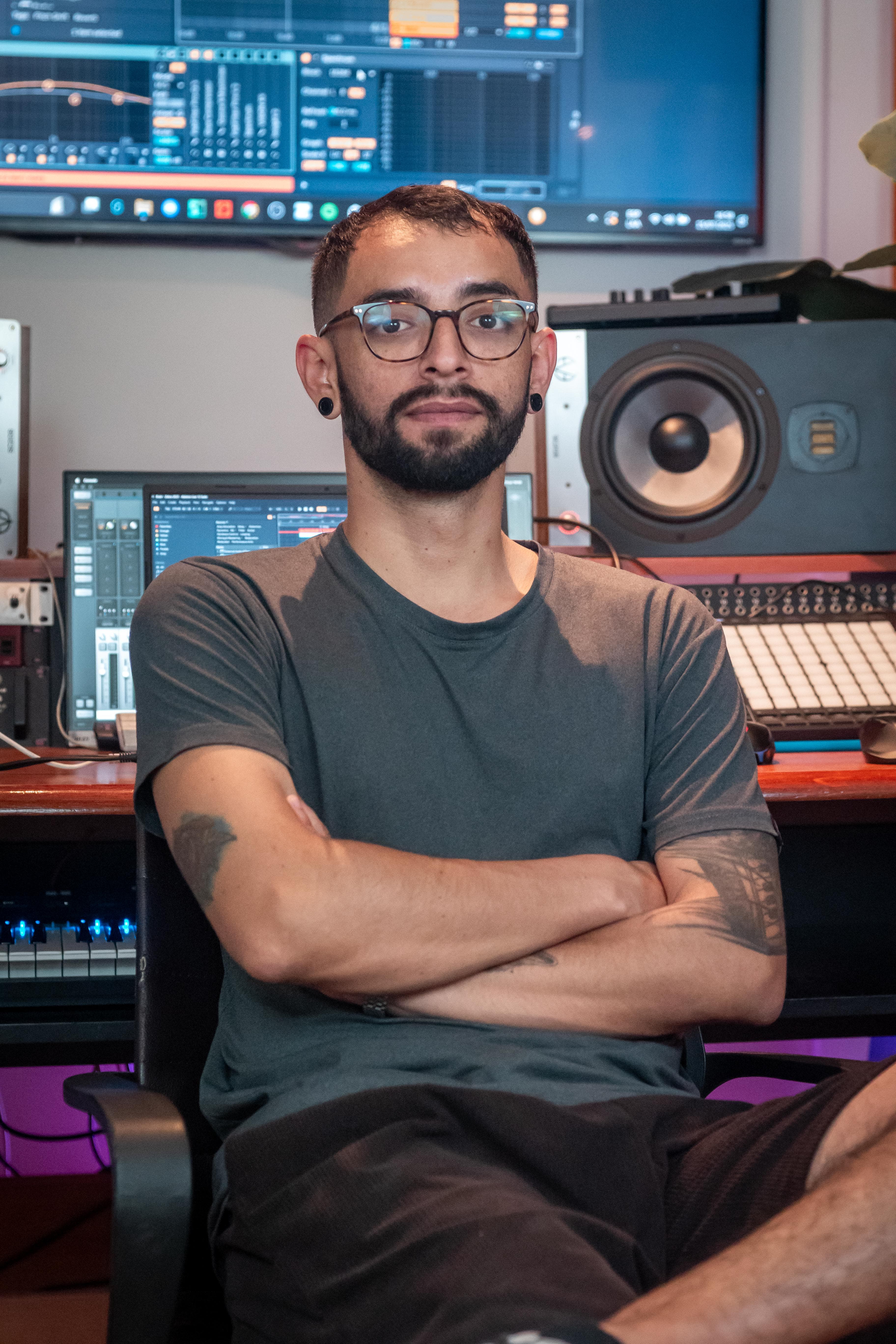 Brain en su estudio de Bogotá